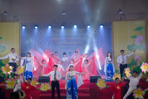 NGÀY THƠ VIỆT NAM (4)