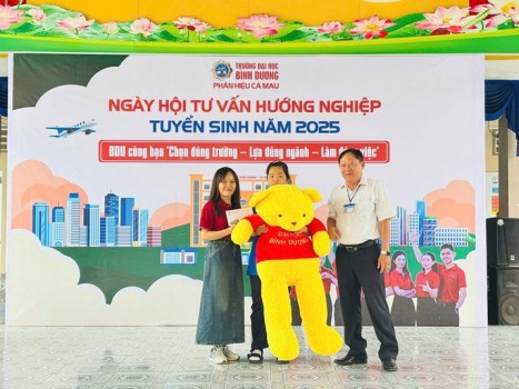 BDU.CM UNI TOUR ĐỔ BỘ, NHIỆT HẾT NẤC CÙNG HỌC SINH TRƯỜNG THCS - THPT LÝ VĂN LÂM! 