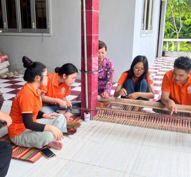 TÌM LẠI HƠI THỞ TRUYỀN THỐNG GIỮA NHỊP SỐNG HIỆN ĐẠI