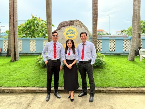 TRUNG TÂM VIỆC LÀM