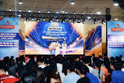 BÙNG NỔ CẢM XÚC VỚI ĐÊM GALA VĂN NGHỆ CHÀO ĐÓN TÂN SINH VIÊN K28