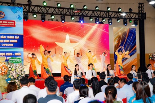 BDU CÀ MAU LONG TRỌNG TỔ CHỨC LỄ KỈ NIỆM 28 NĂM THÀNH LẬP TRƯỜNG ĐẠI HỌC BÌNH DƯƠNG VÀ CHÀO MỪNG NĂM HỌC MỚI 2025 – 2026