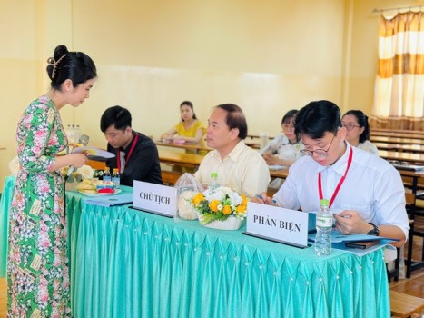 SINH VIÊN NGÀNH DƯỢC HỌC HỆ LIÊN THÔNG CAO ĐẲNG – ĐẠI HỌC BẢO VỆ THÀNH CÔNG TIỂU LUẬN TỐT NGHIỆP