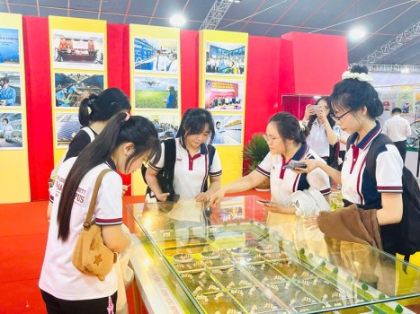 SINH HOẠT THÁNG 10 CỦA CLB SINH VIÊN 5 TỐT – LAN TỎA NĂNG LƯỢNG TÍCH CỰC, NUÔI DƯỠNG TINH THẦN CỐNG HIẾN