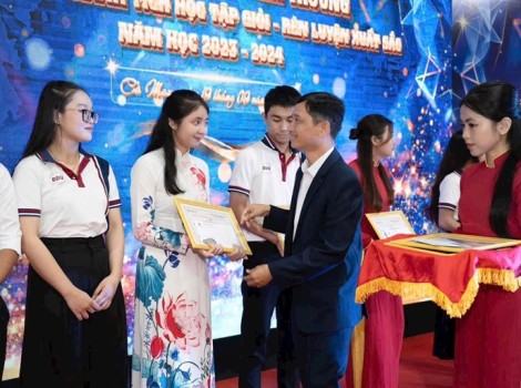 PHẠM HỒNG THƠ - GƯƠNG SÁNG SINH VIÊN 5 TỐT CẤP TRUNG ƯƠNG