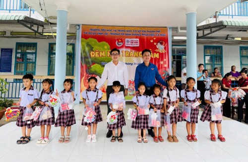 LAN TỎA YÊU THƯƠNG ĐẾN VỚI TRẺ EM VÙNG SÂU, VÙNG XA
