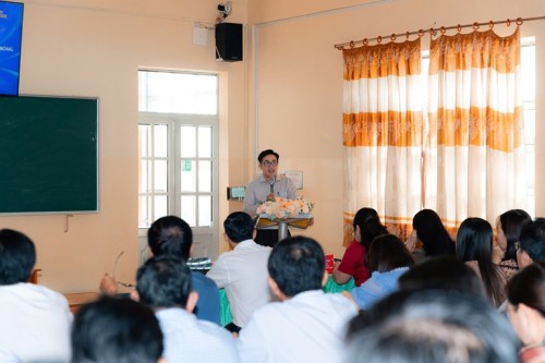 KHAI GIẢNG LỚP BỒI DƯỠNG THƯỜNG XUYÊN CÁN BỘ QUẢN LÝ VÀ GIÁO VIÊN THPT NĂM 2025
