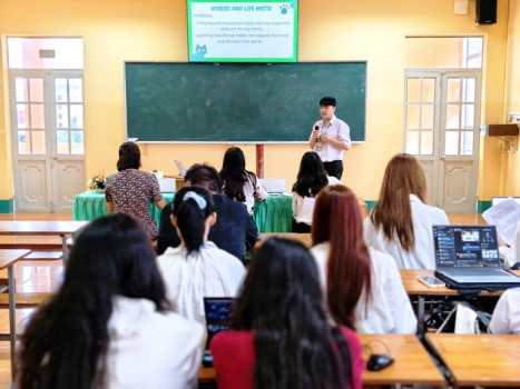 SINH VIÊN NGÀNH NGÔN NGỮ ANH VÀ CÔNG NGHỆ THÔNG TIN TỰ TIN BÁO CÁO LỘ TRÌNH NGHỀ NGHIỆP