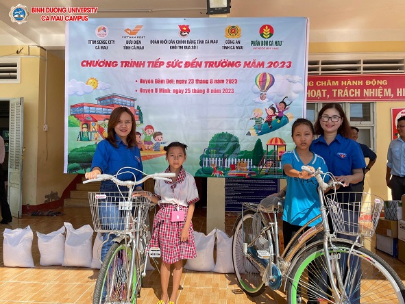 z4635444036739 8295cf8c1e86770e40bcf384bba5c8b2