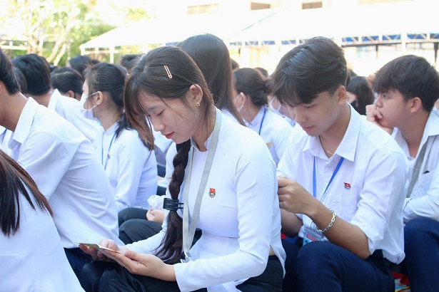 tư vấn tuyển sinh tại THPT Cà Mau và THPT Định Thành (18)