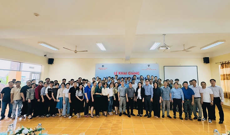 KHAI GIẢNG LỚP ĐẠI HỌC LUẬT KHÓA 6 (11)