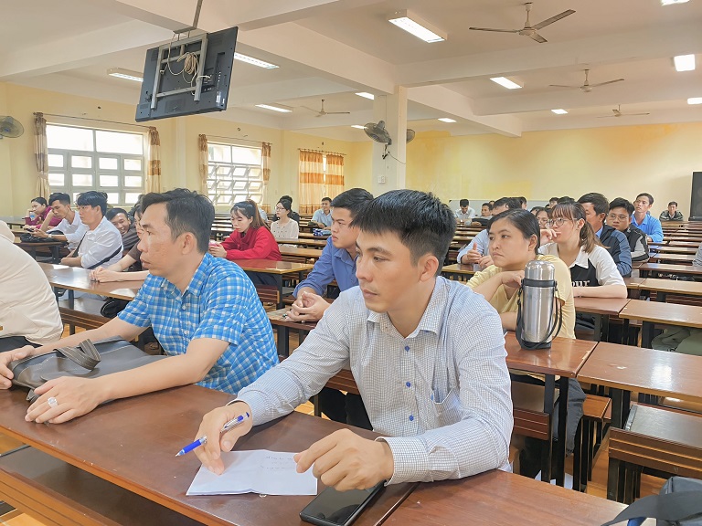 KHAI GIẢNG LỚP ĐẠI HỌC LUẬT KHÓA 6 (4)