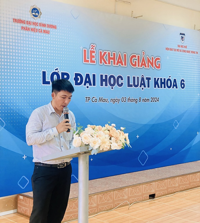 KHAI GIẢNG LỚP ĐẠI HỌC LUẬT KHÓA 6 (6)