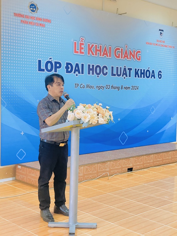 KHAI GIẢNG LỚP ĐẠI HỌC LUẬT KHÓA 6 (7)