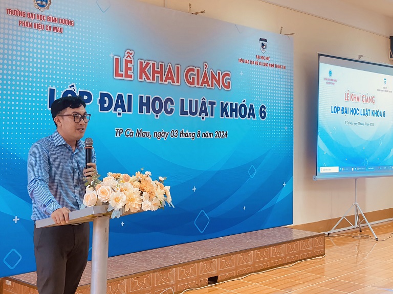 KHAI GIẢNG LỚP ĐẠI HỌC LUẬT KHÓA 6 (8)