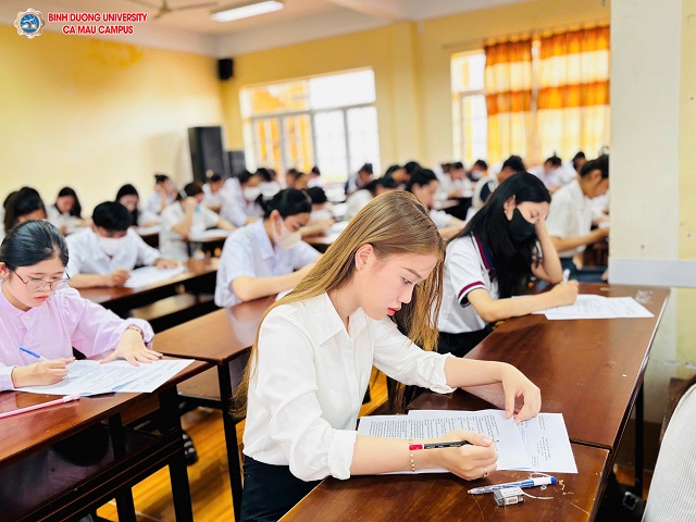 SINH HOẠT CÔNG DÂN ĐẦU KHÓA (14)