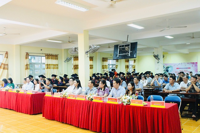 KHAI GIẢNG LỚP ĐẠI HỌC LUẬT TỪ XA KHÓA 7 (6)