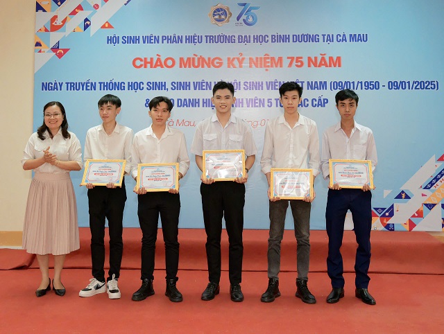 kỉ niệm ngày học sinh sinh viên (2)