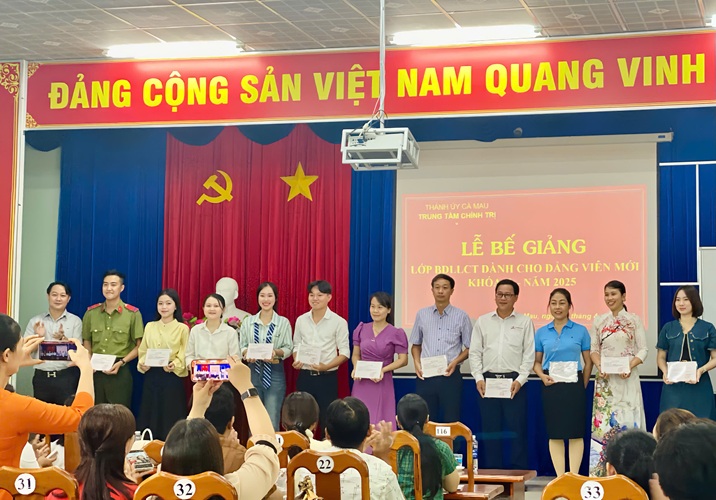BỒI DƯỠNG LÝ TƯỞNG ĐẢNG (3)