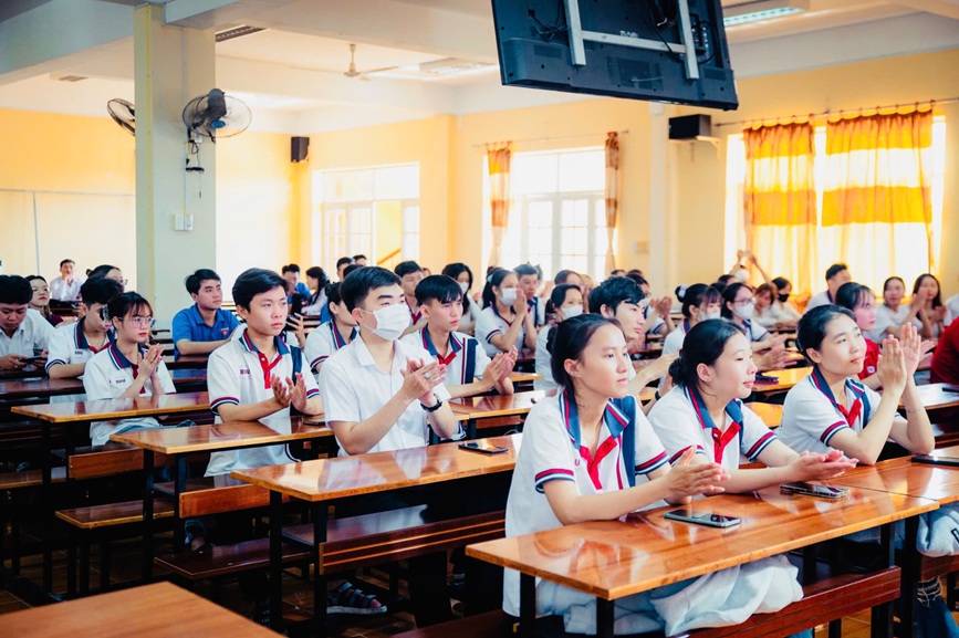 CHUNG KẾT GIỚI THIỆU SÁCH (20)