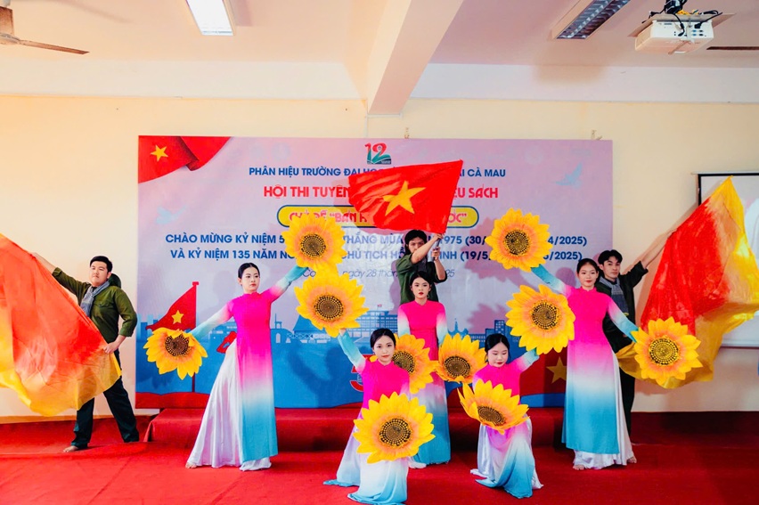 CHUNG KẾT GIỚI THIỆU SÁCH (24)