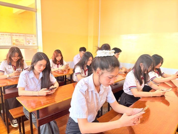 CLB SINH VIÊN 5 TỐT HƯỞNG ỨNG CUỘC THI TOEIC MOCK TEST (5)