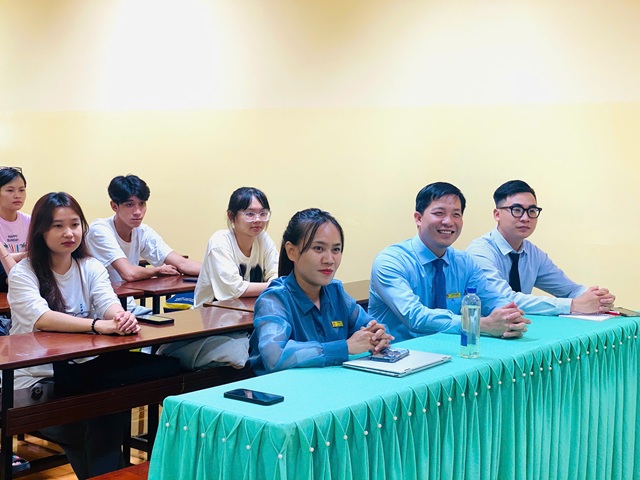 TẬP HUẤN KỸ NĂNG GIAO TIẾP CHO SINH VIÊN (5)