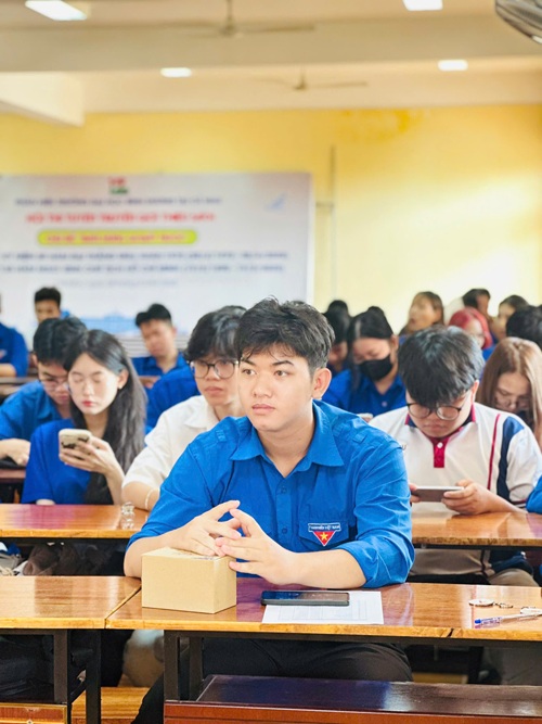 CHUNG KẾT TIN HỌC (12)