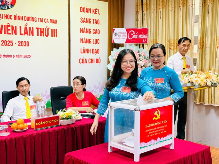 ĐẠI HỘI ĐẢNG VIÊN CHI BỘ LẦN III (20)