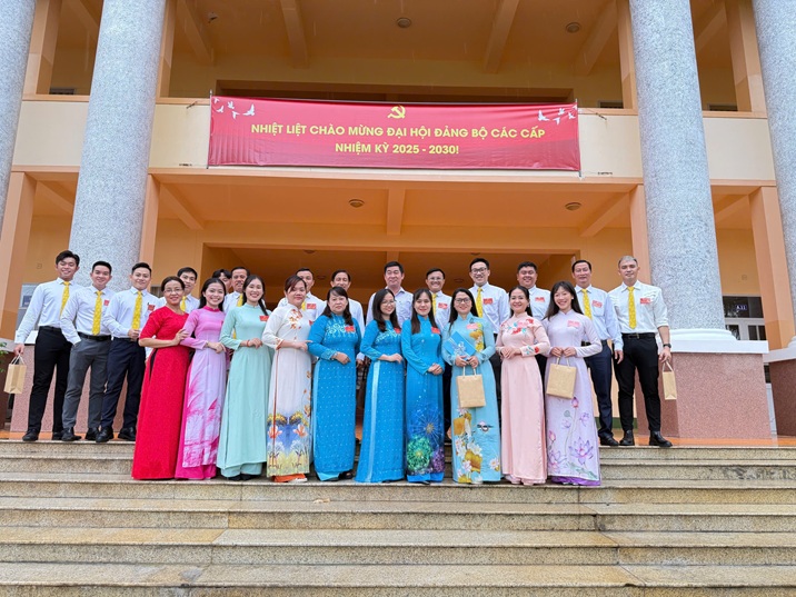 ĐẠI HỘI ĐẢNG VIÊN CHI BỘ LẦN III (32)