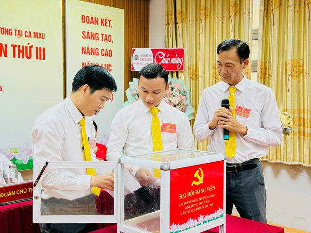 ĐẠI HỘI ĐẢNG VIÊN CHI BỘ LẦN III (50)