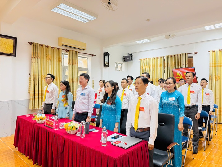 ĐẠI HỘI ĐẢNG VIÊN CHI BỘ LẦN III (55)