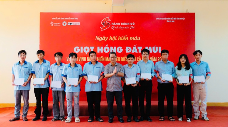 HÀNH TRÌNH ĐỎ LẦN THỨ 13 (26)