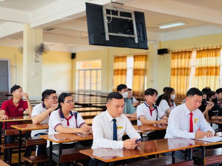 TẬP HUẤN TIẾP SỨC MÙA THI (5)