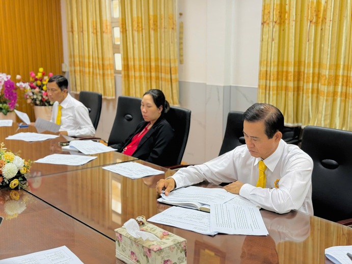 HỌP ĐÁNH GIÁ 6 THÁNG ĐẦU NĂM (1)