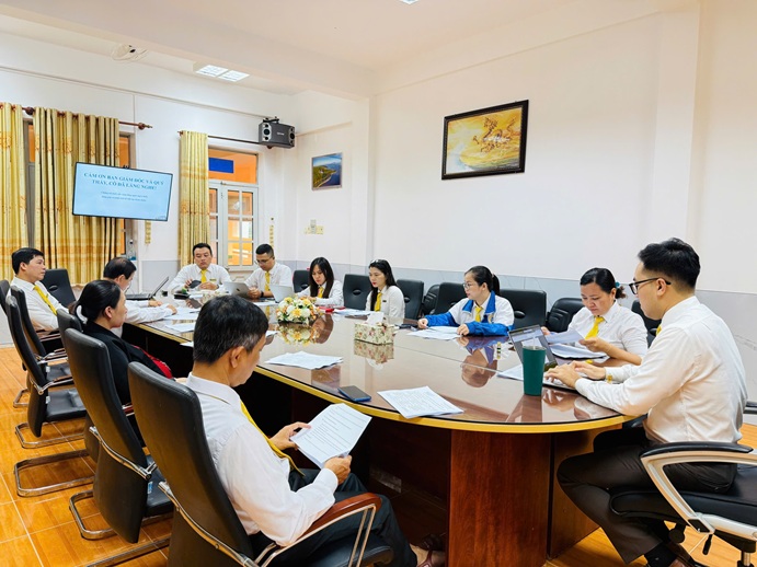 HỌP ĐÁNH GIÁ 6 THÁNG ĐẦU NĂM (3)