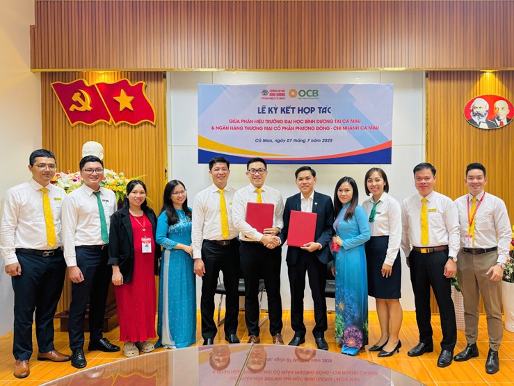 KÍ KẾT MOU VỚI OCB CÀ MAU (4)