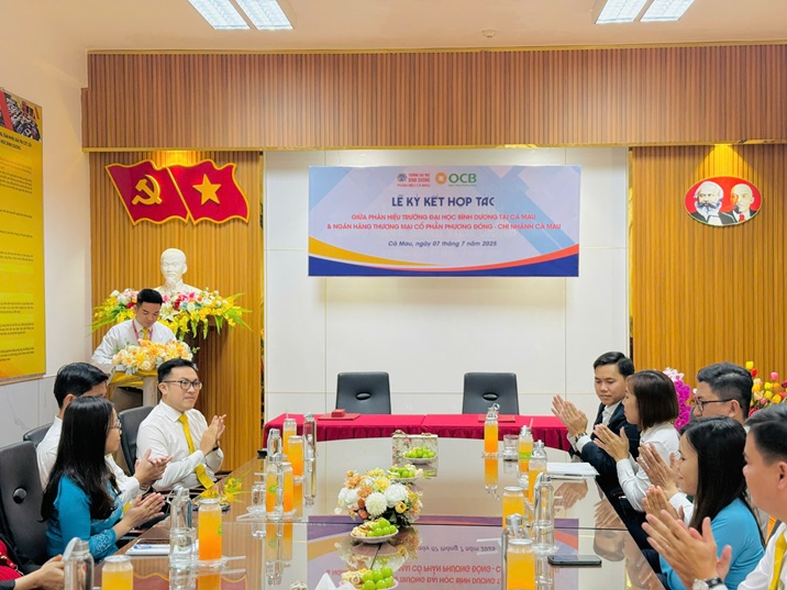 KÍ KẾT MOU VỚI OCB CÀ MAU (8)