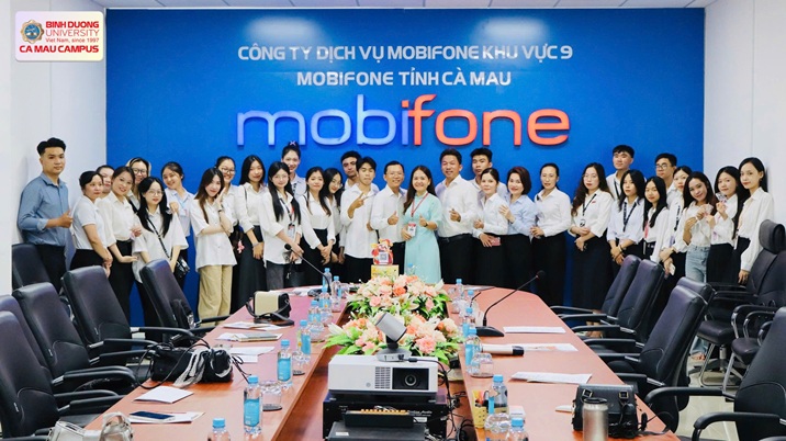 SINH VIÊN HỌC TẬP TẠI MOBIFONE (1)