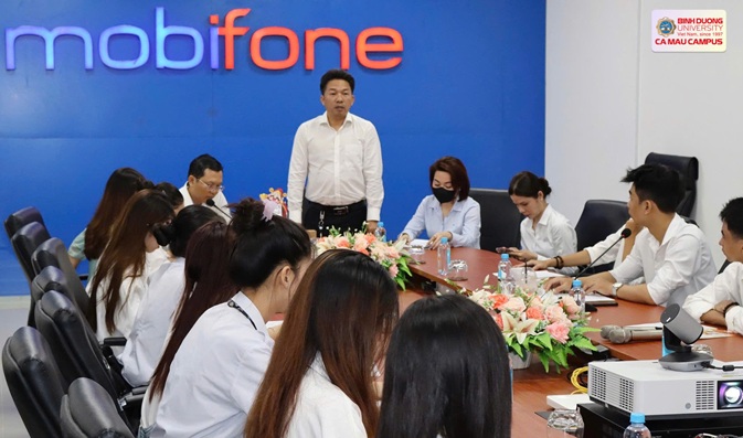 SINH VIÊN HỌC TẬP TẠI MOBIFONE (4)