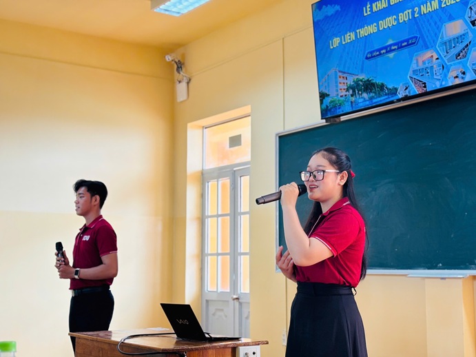 KHAI GIẢNG LỚP LIÊN THÔNG DƯỢC (19)