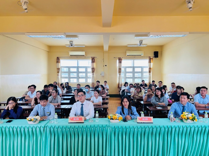 KHAI GIẢNG LỚP LIÊN THÔNG DƯỢC (4)