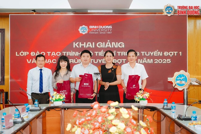 KHAI GIẢNG LỚP THẠC SĨ (9)