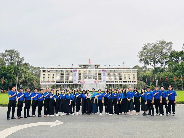 THAM QUAN ĐỊA CHỈ ĐỎ 2025 (1)