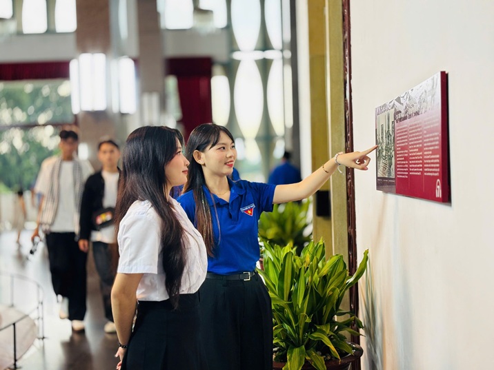 THAM QUAN DINH ĐỘC LẬP 2025
