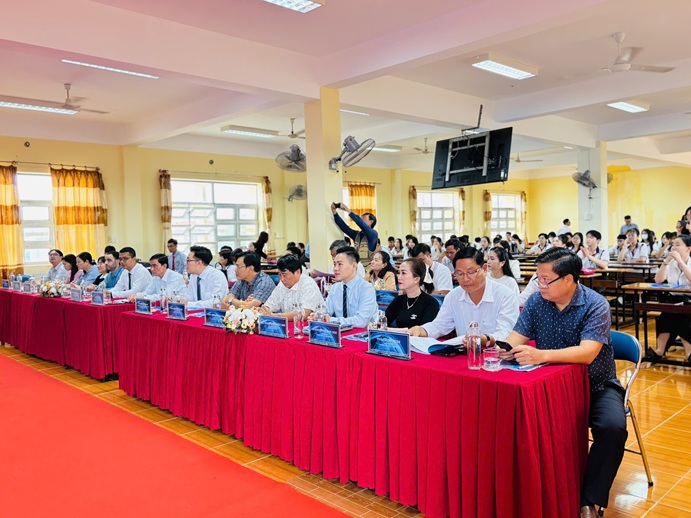 TỌA ĐÀM AI TRONG ĐỔI MỚI GIẢNG DẠY NGOẠI NGỮ (42)