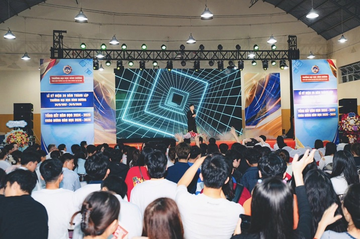 ĐÊM GALA CHÀO ĐÓN TÂN SINH VIÊN K28 (20)