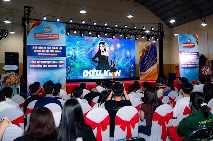 ĐÊM GALA CHÀO ĐÓN TÂN SINH VIÊN K28 (29)