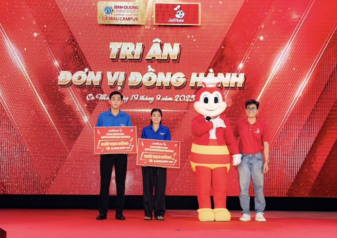 ĐÊM GALA CHÀO ĐÓN TÂN SINH VIÊN K28 (3)