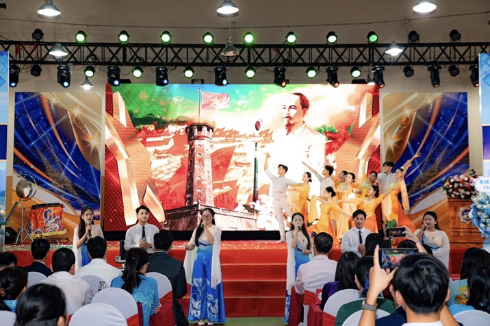 KHAI GIẢNG (1)